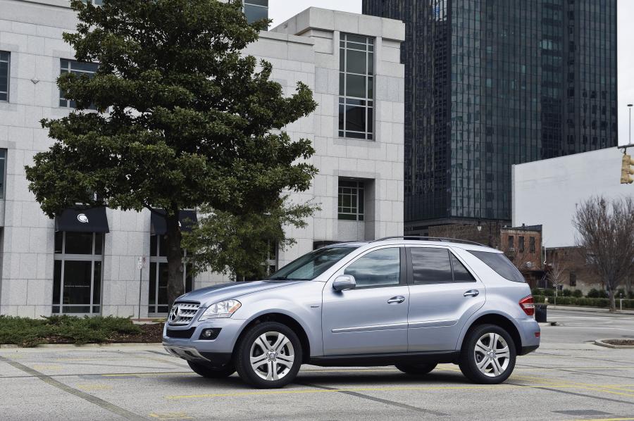  Mercedes-Benz ML450 Hybrid 2009 года  (фото 39 из 49)